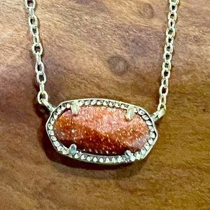 Kendra Scott necklace